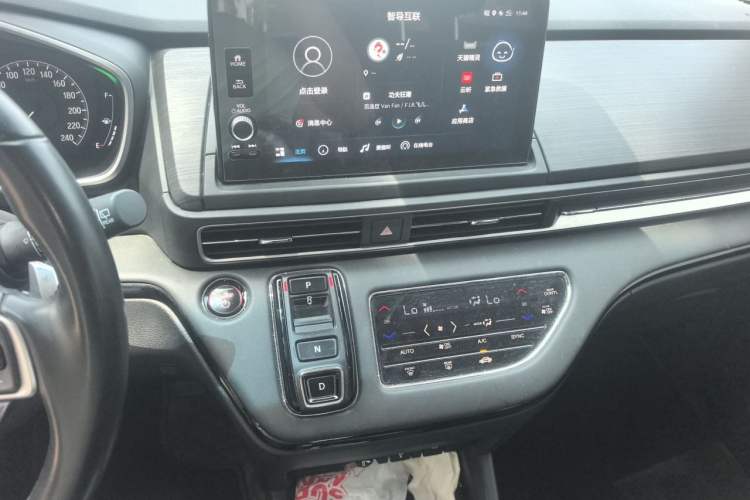 Used Honda Elysion 2024 2.0L eHEV Luxury Edition Audio And AC Panel