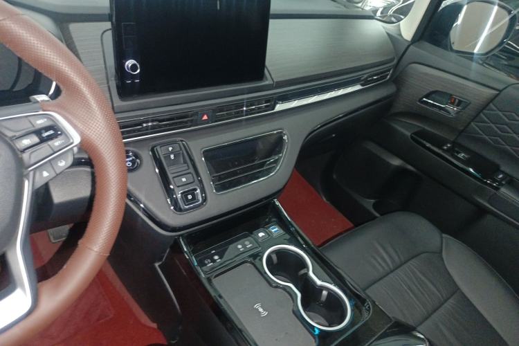 Used Honda Elysion 2024 2.0L eHEV Luxury Edition Audio And AC Panel