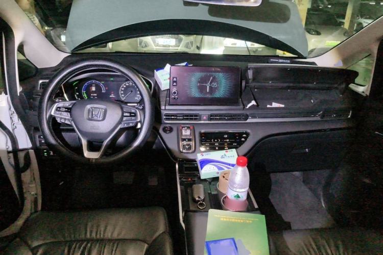 Used Honda Elysion 2024 2.0L eHEV Luxury Edition Center Console