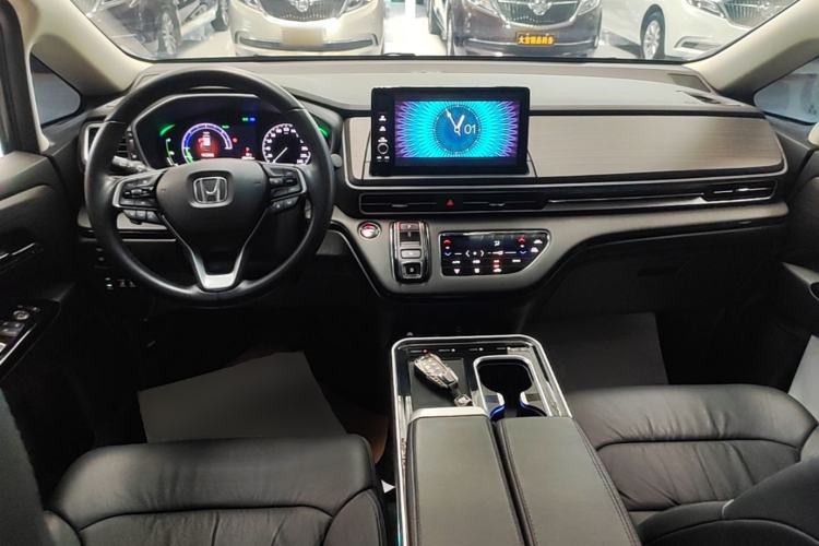 Used Honda Elysion 2024 2.0L eHEV Luxury Edition Center Console