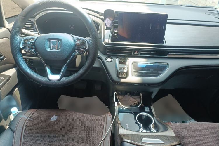 Used Honda Elysion 2024 2.0L eHEV Luxury Edition Center Console