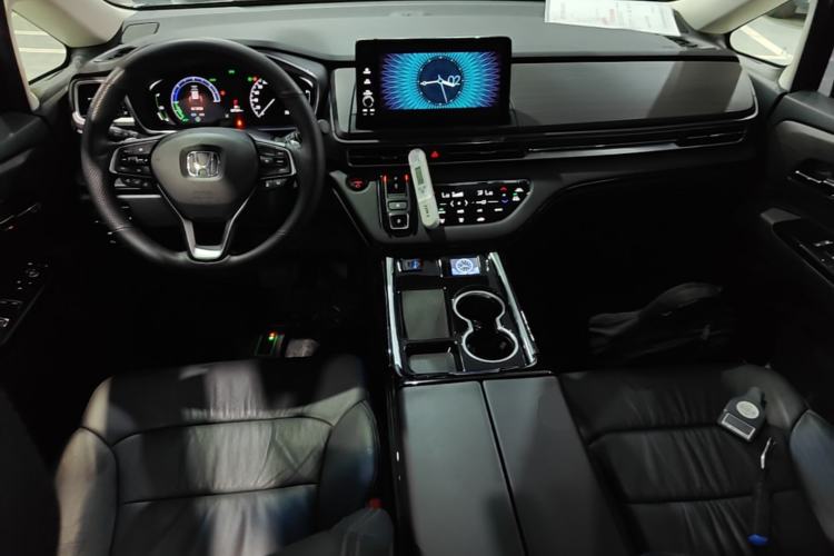 Used Honda Elysion 2024 2.0L eHEV Luxury Edition Center Console