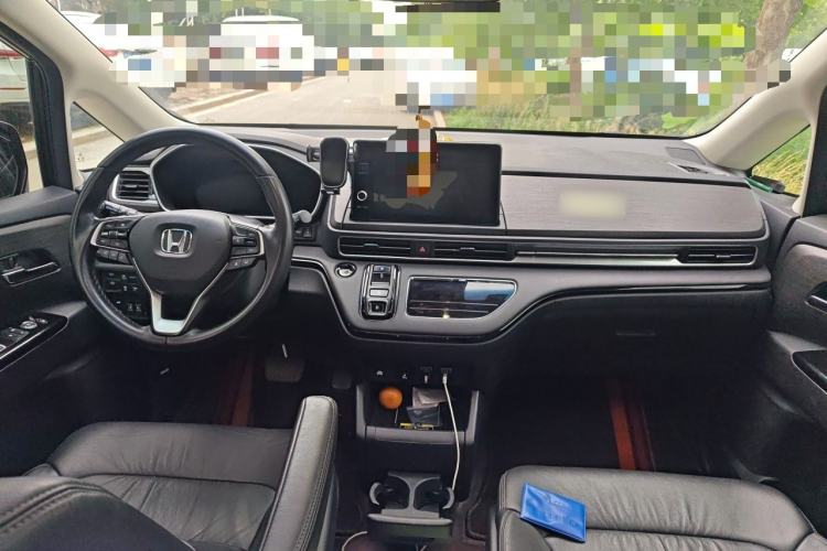 Used Honda Elysion 2024 2.0L eHEV Luxury Edition Center Console