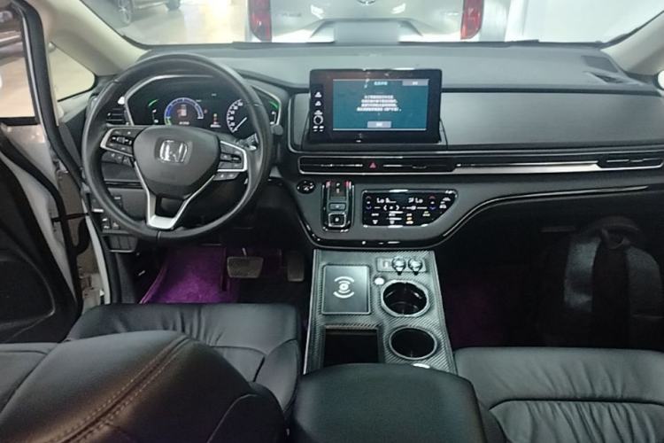 Used Honda Elysion 2024 2.0L eHEV Luxury Edition Center Console