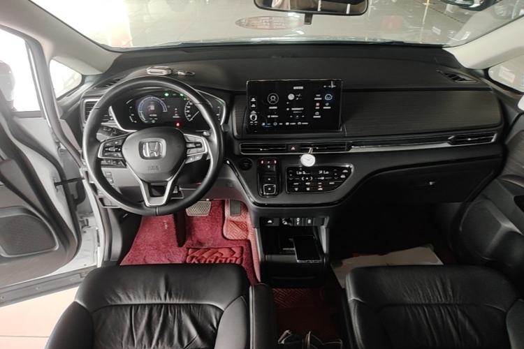 Used Honda Elysion 2024 2.0L eHEV Luxury Edition Center Console