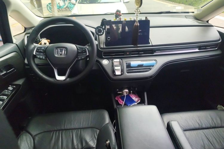 Used Honda Elysion 2024 2.0L eHEV Luxury Edition Center Console