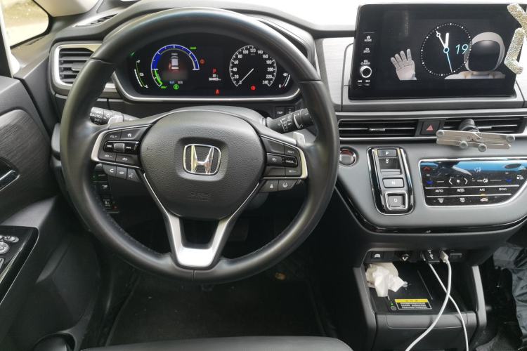 Used Honda Elysion 2024 2.0L eHEV Luxury Edition Center Console