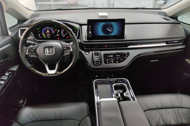 Used Honda Elysion 2024 2.0L eHEV Luxury Edition Center Console