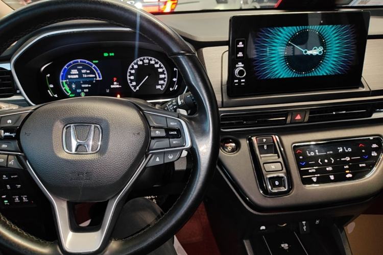 Used Honda Elysion 2024 2.0L eHEV Luxury Edition Center Console