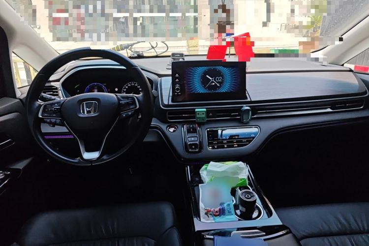 Used Honda Elysion 2024 2.0L eHEV Luxury Edition Center Console