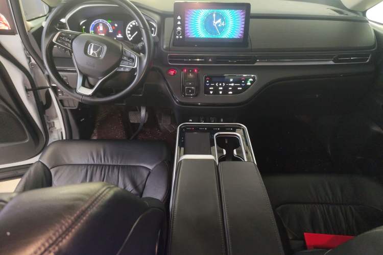 Used Honda Elysion 2024 2.0L eHEV Luxury Edition Center Console
