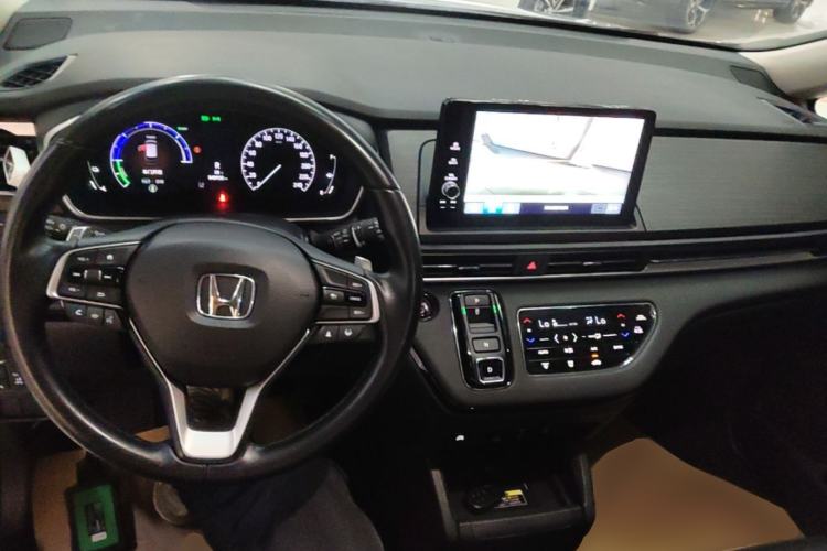 Used Honda Elysion 2024 2.0L eHEV Luxury Edition Center Console