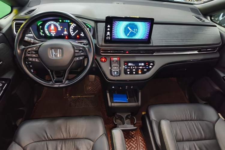 Used Honda Elysion 2024 2.0L eHEV Luxury Edition Center Console