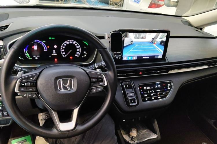 Used Honda Elysion 2024 2.0L eHEV Luxury Edition Center Console