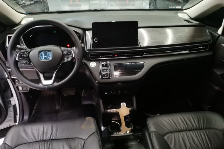 Used Honda Elysion 2024 2.0L eHEV Luxury Edition Center Console