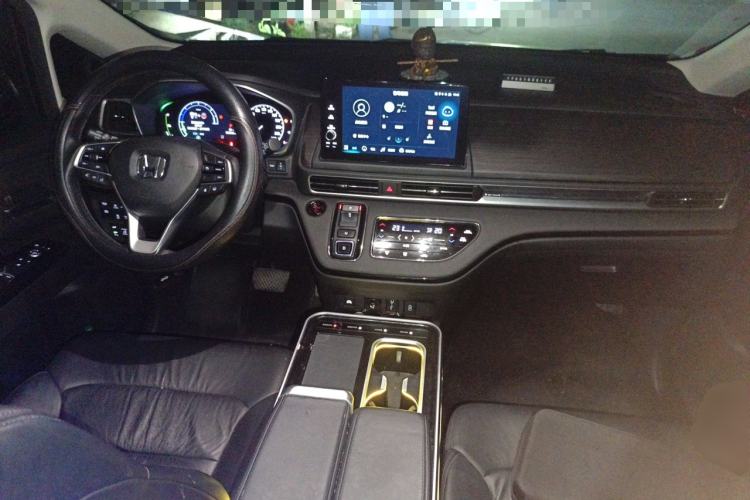 Used Honda Elysion 2024 2.0L eHEV Luxury Edition Center Console