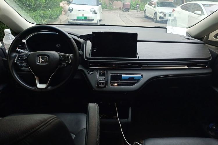 Used Honda Elysion 2024 2.0L eHEV Luxury Edition Center Console