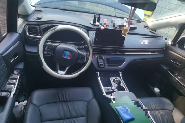 Used Honda Elysion 2024 2.0L eHEV Luxury Edition Center Console