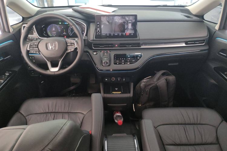 Used Honda Elysion 2024 2.0L eHEV Luxury Edition Center Console