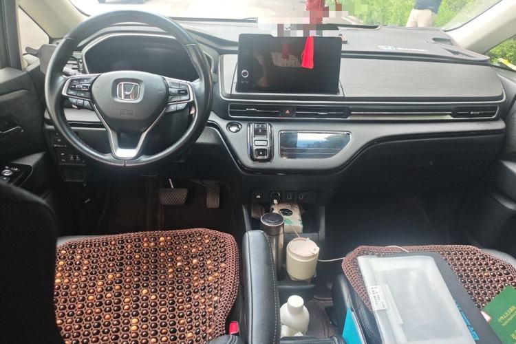 Used Honda Elysion 2024 2.0L eHEV Luxury Edition Center Console
