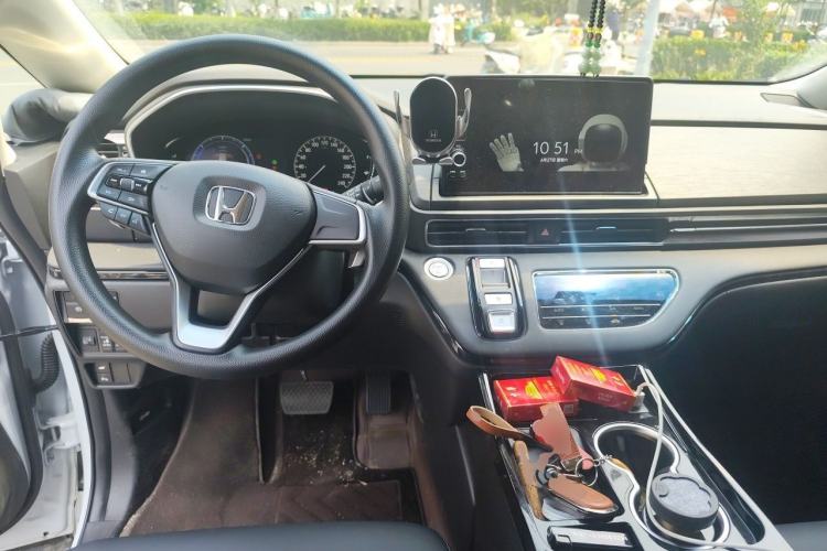Used Honda Elysion 2024 2.0L eHEV Classic Edition Center Console