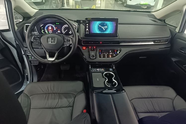 Used Honda Elysion 2024 2.0L eHEV Luxury Edition Center Console