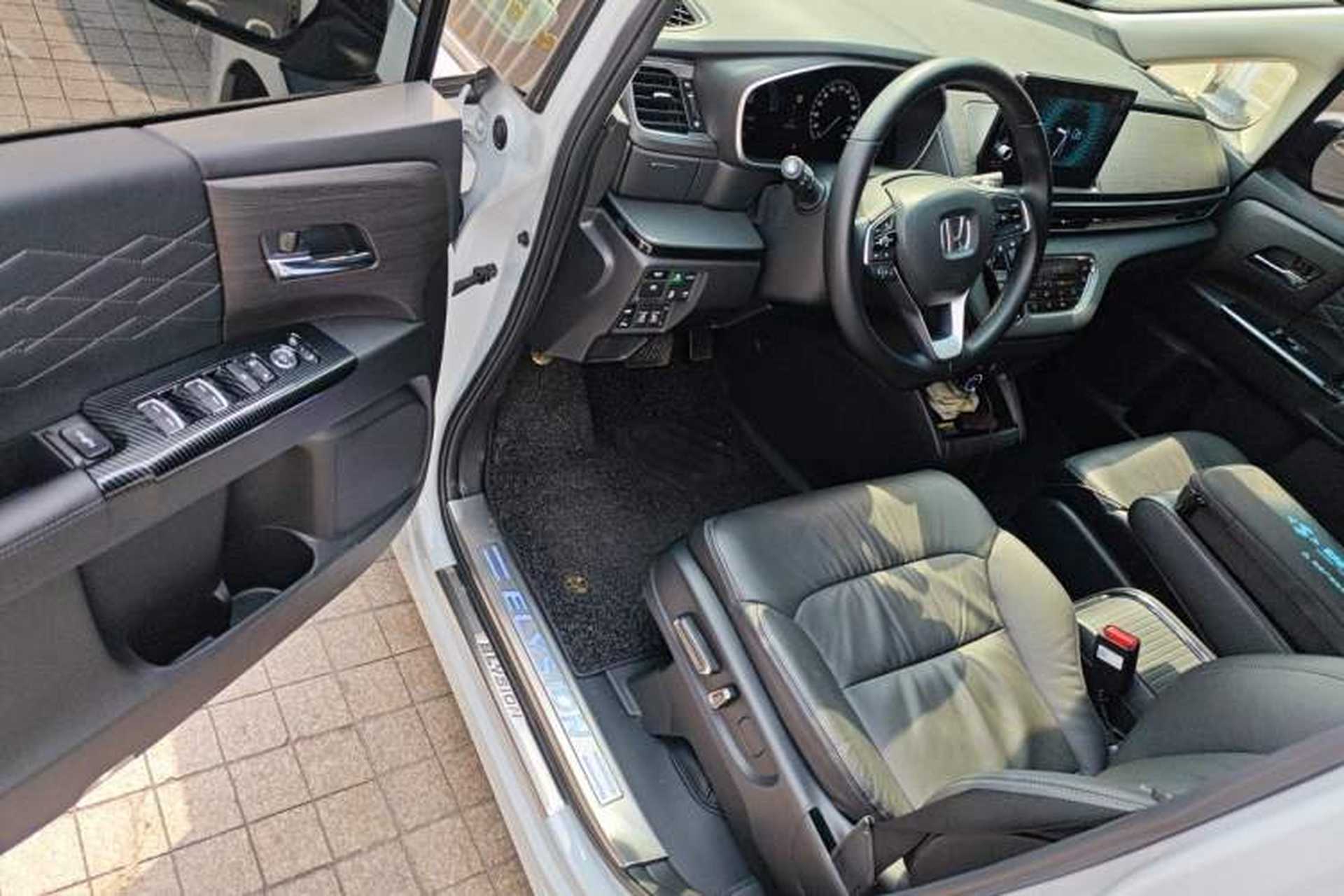 Used Honda Elysion 2024 2.0L eHEV Luxury Edition Driver Seat