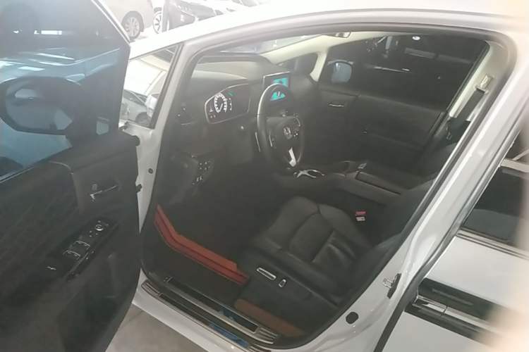 Used Honda Elysion 2024 2.0L eHEV Luxury Edition Driver Seat