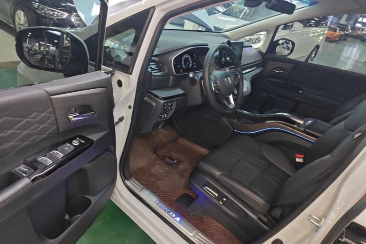 Used Honda Elysion 2024 2.0L eHEV Luxury Edition Driver Seat