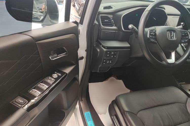 Used Honda Elysion 2024 2.0L eHEV Luxury Edition Driver Seat