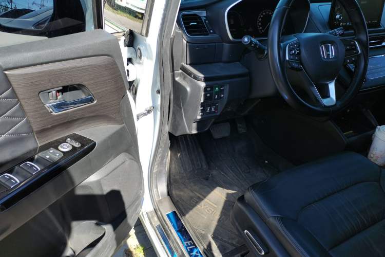 Used Honda Elysion 2024 2.0L eHEV Luxury Edition Driver Seat