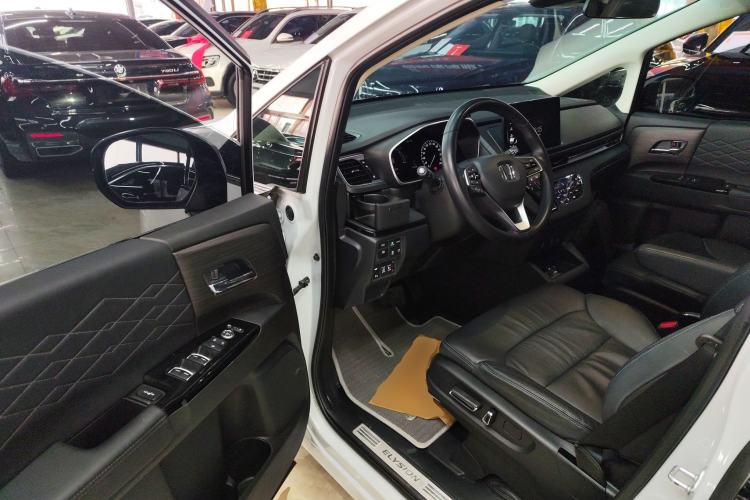 Used Honda Elysion 2024 2.0L eHEV Luxury Edition Driver Seat