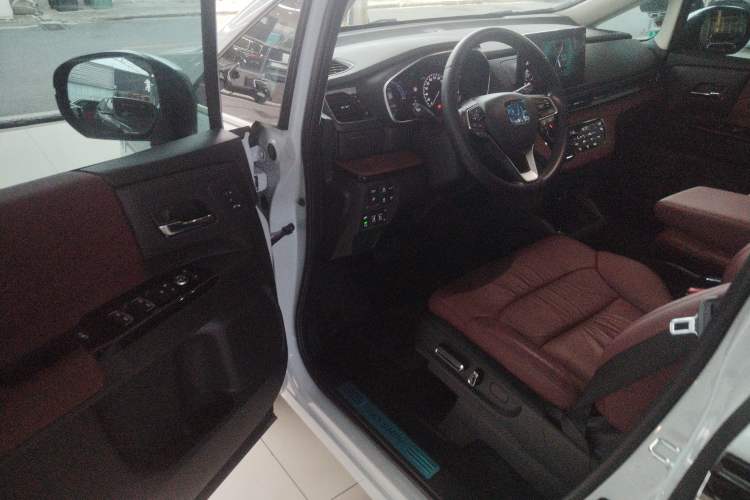 Used Honda Elysion 2024 2.0L eHEV Ultimate Edition Driver Seat