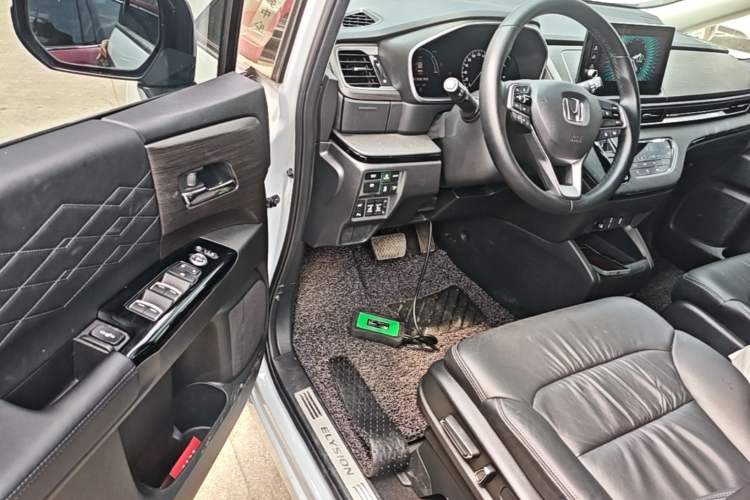 Used Honda Elysion 2024 2.0L eHEV Luxury Edition Driver Seat