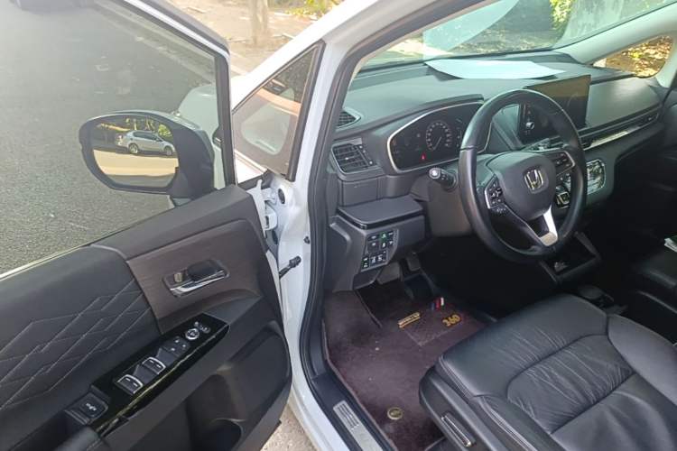 Used Honda Elysion 2024 2.0L eHEV Luxury Edition Driver Seat