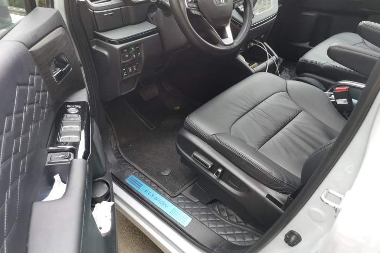 Used Honda Elysion 2024 2.0L eHEV Luxury Edition Driver Seat