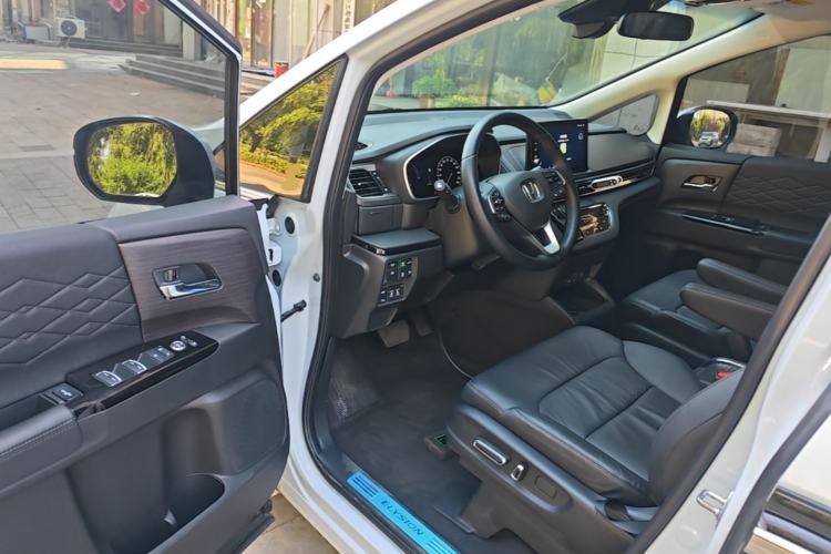 Used Honda Elysion 2024 2.0L eHEV Luxury Edition Driver Seat
