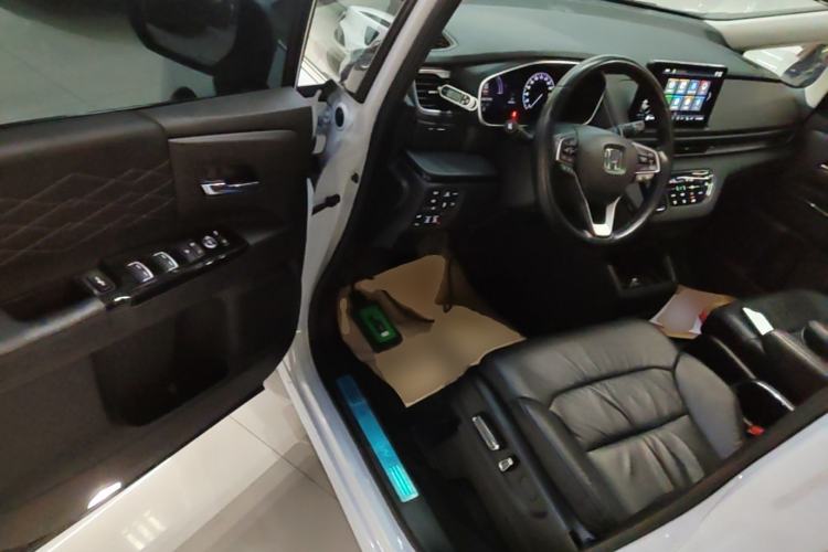 Used Honda Elysion 2024 2.0L eHEV Luxury Edition Driver Seat