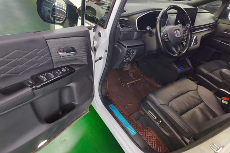 Used Honda Elysion 2024 2.0L eHEV Luxury Edition Driver Seat
