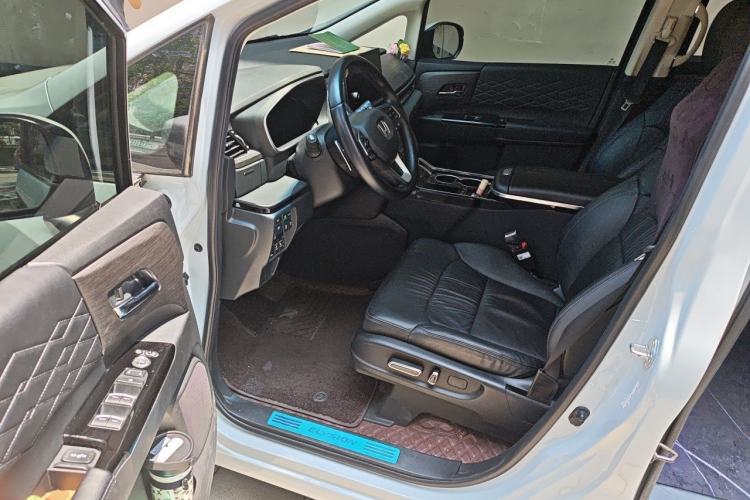 Used Honda Elysion 2024 2.0L eHEV Luxury Edition Driver Seat