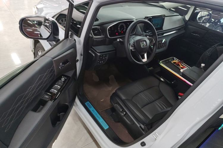 Used Honda Elysion 2024 2.0L eHEV Luxury Edition Driver Seat