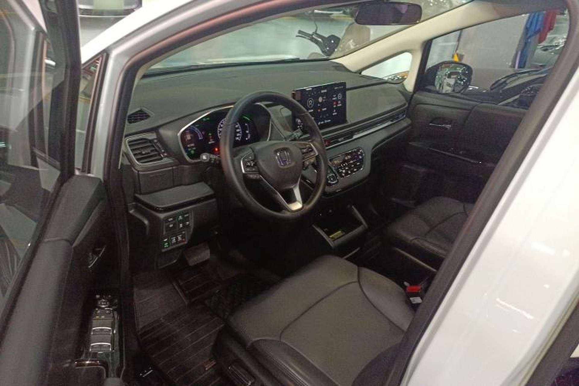 Used Honda Elysion 2024 2.0L eHEV Comfort Edition Driver Seat
