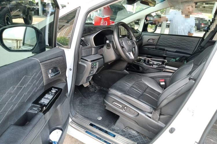 Used Honda Elysion 2024 2.0L eHEV Luxury Edition Driver Seat