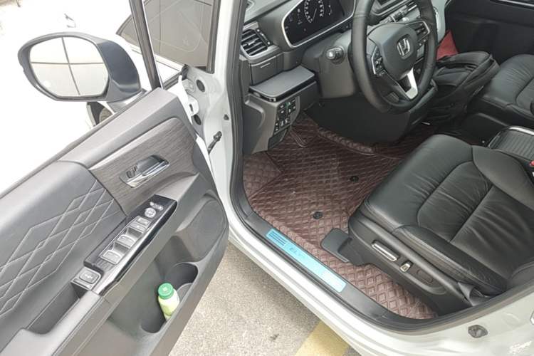Used Honda Elysion 2024 2.0L eHEV Luxury Edition Driver Seat