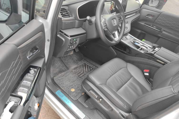Used Honda Elysion 2024 2.0L eHEV Luxury Edition Driver Seat