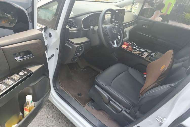 Used Honda Elysion 2024 2.0L eHEV Classic Edition Driver Seat