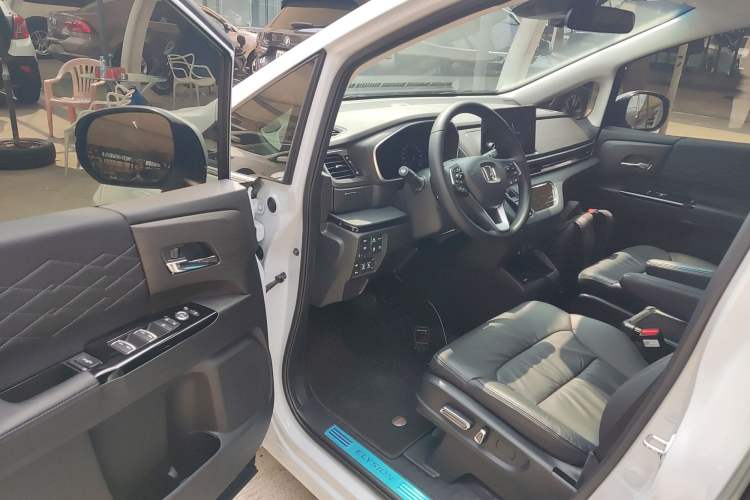 Used Honda Elysion 2024 2.0L eHEV Luxury Edition Driver Seat