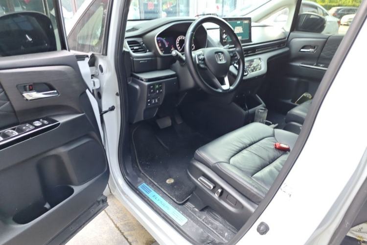 Used Honda Elysion 2024 2.0L eHEV Luxury Edition Driver Seat