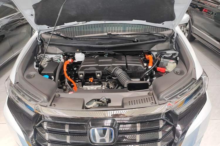 Used Honda Elysion 2024 2.0L eHEV Luxury Edition Engine Bay