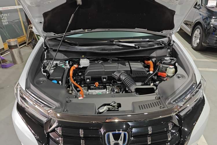 Used Honda Elysion 2024 2.0L eHEV Luxury Edition Engine Bay